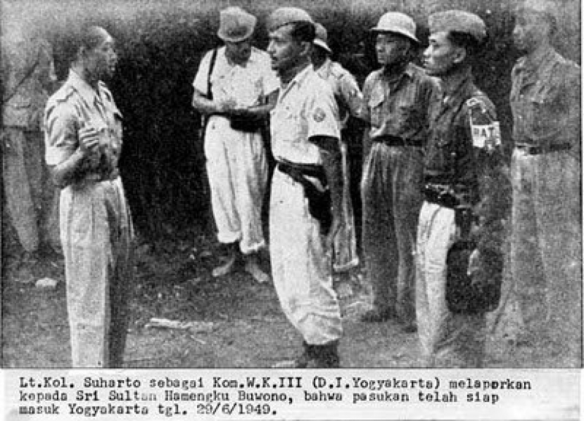 Komandan Brigade 10/Wehrkreise III Letkol Soeharto melapor ke penguasa Yogyakarta Sultan Hamengku Buwono IX pada 29 Juni 1949.