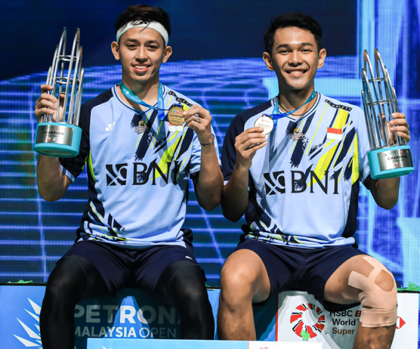 Pasangan ganda putra Indonesia, Fajar Alfian/Muhammad Rian Ardianto mengaku senang mampu menjuarai turnamen Super 1000 pertama kalinya di Malaysia Open 2023.