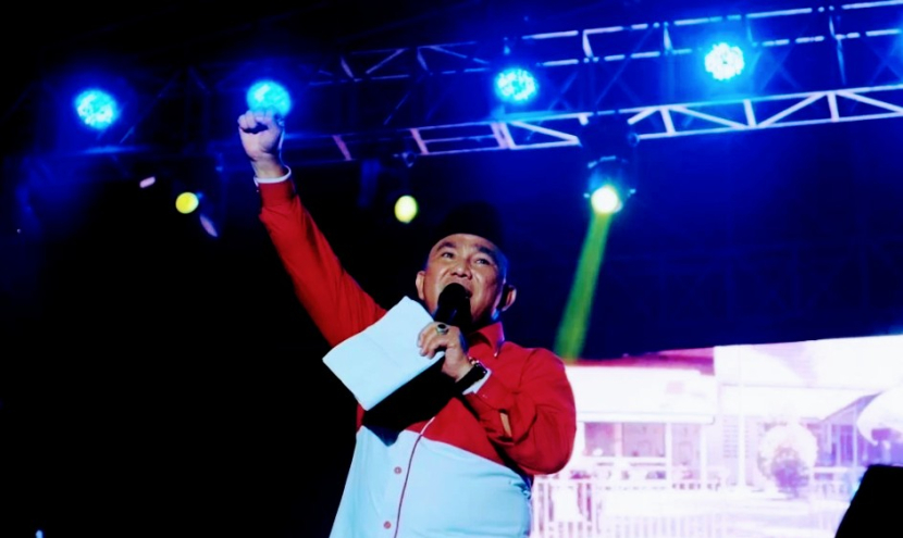 Wali Kota Depok, Mohammad Idris merilis dua lagu bertema Bangkit dari Bencana pada puncak Perayaan HUT ke-77 Kemerdekaan RI Tingkat Kota Depok Tahun 2022 di lapangan Yonhubad, Cilodong, Kota Depok, Sabtu (27/08/2022) malam.