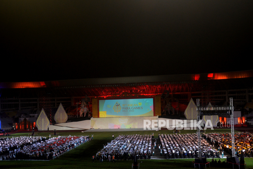 Wakil Presiden Ma'ruf Amin membuka secara resmi ASEAN Para Games 2022. Sebanyak 14 cabang olahraga dipertandingkan, salah satunya parabulutangkis.