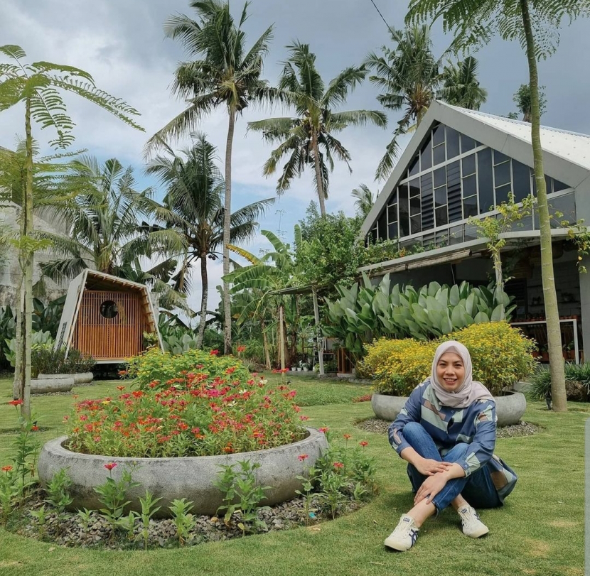 Mantan atlet bulu tangkis, Adriyanti Firdasari yang kini berhijab.