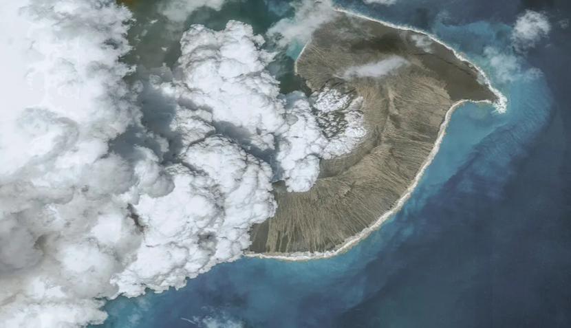 Foto udara letusan gunung berapi Hunga Tonga-Hunga Ha'apai pada tahun 2022. Gambar: Maxar/Kontributor via Getty Images