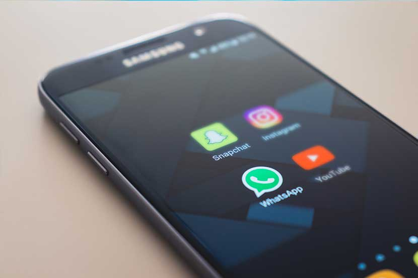 Aplikasi WhatsApp di ponsel Samsung. (Pixabay/Christian Wiediger)