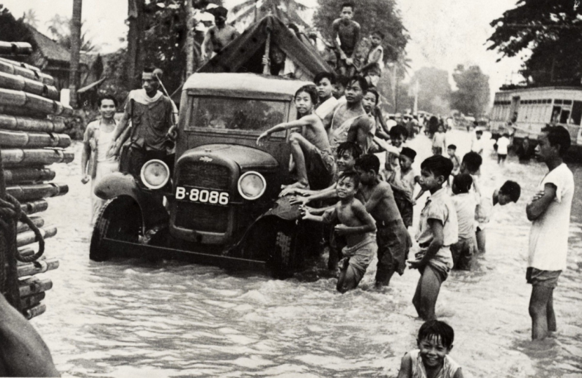 Banjir di Batavia. Jakarta sudah sejak ratusan tahun lalu jadi langganan banjir.