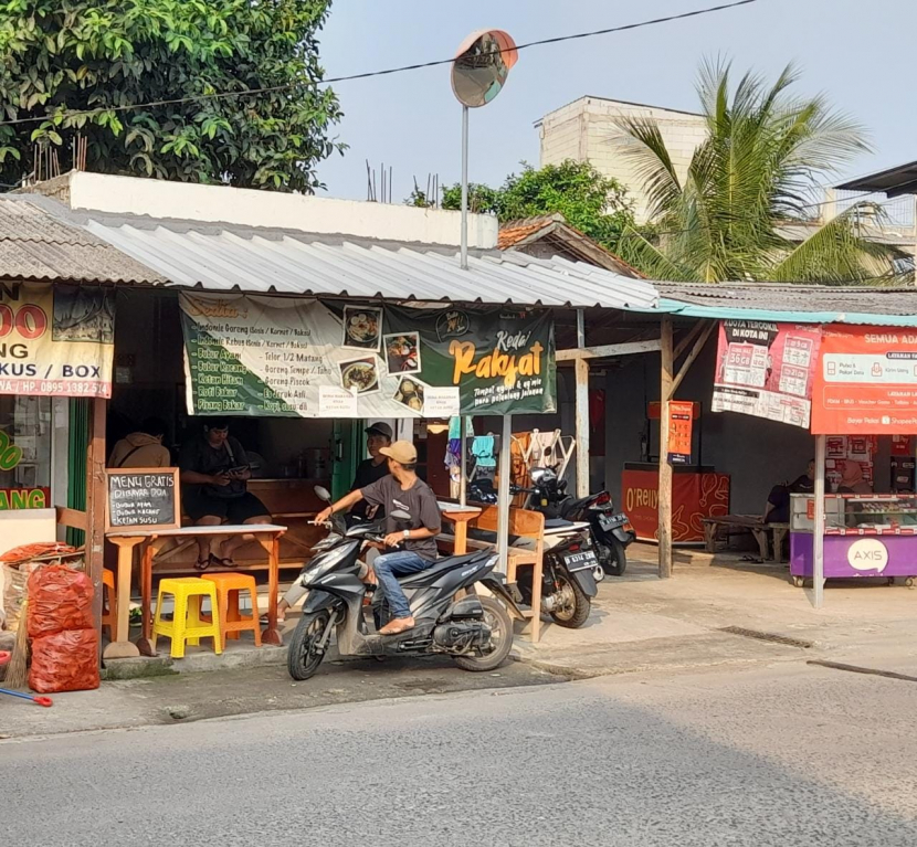 Suasana Kedai Rakyat pada Ahad (19/6/2022) sore.