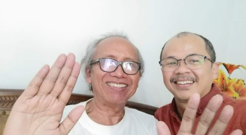 Perupa Krisna Murti bersama Edi Suswantoro pada 2019. Krisna mengalami strok (foto: dokumentasi edi suswantoro).