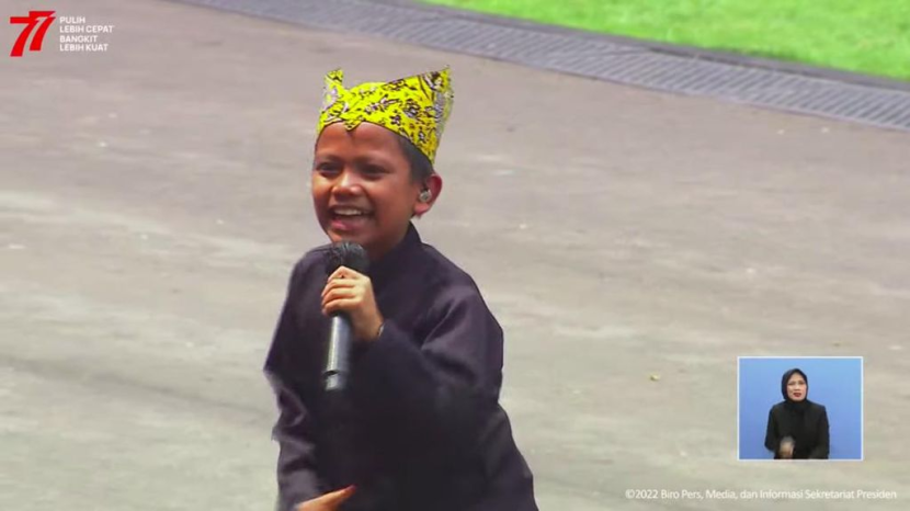 Farel Prayoga. Penyanyi cilik asal Banyuwangi membuat Istana Negara bergoyang saat menyanyikan lagu Ojo Dibandingke di sela-sela upacara peringatan Detik-Detik Proklamasi, Rabu (17/8/2022).