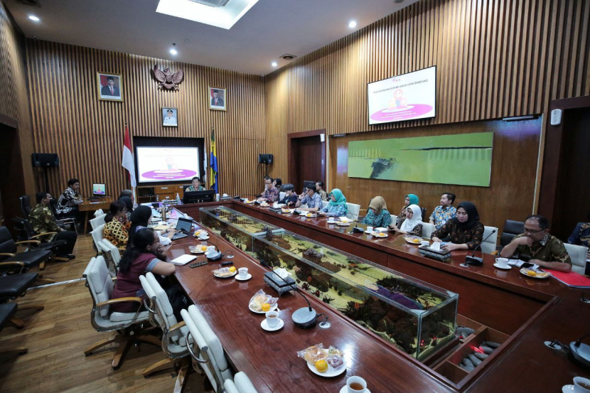 Rapat tentang upaya menekan angka kekerasan pada perempuan dan anak/Humas Pemkot Bandung