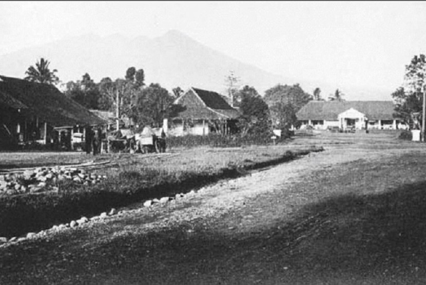 Kota Bogor. Bogor menjadi tempat peristirahatan para bangsawan dan pejabat Belanda.
