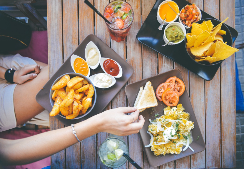 Manfaat makan siang dapat meningkatkan konsentrasi dalam bekerja (Pixabay)