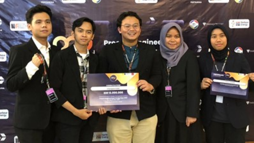 Tim ITB yang meraih juara 1 ajang Chemical Product Design Competition yang digelar Progam Studi Teknik Kimia, Universitas Indonesia (UI). Foto : itb.ac.id