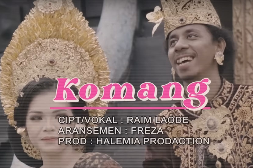 Screnshot video lagu 'Komang'. Sumber: kanal Youtube resmi Raim Laode