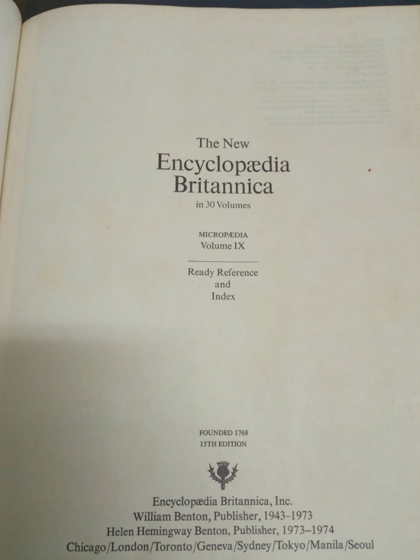 Koleksi seri lengkap ensiklopedia menjadi yang paling banyak diburu oleh para kolektor.