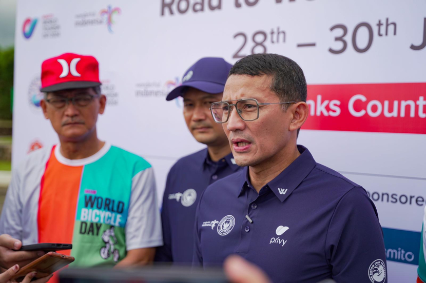 Menteri Pariwisata dan Ekonomi Kreatif, Sandiaga Salahuddin Uno saat menghadiri  The Batam Golf Challenge 2024 pada 29-30 Juni 2024 di lapangan golf Southlinks Country Club, Batam, Kepulauan Riau. (Foto: Kemenparekraf) 