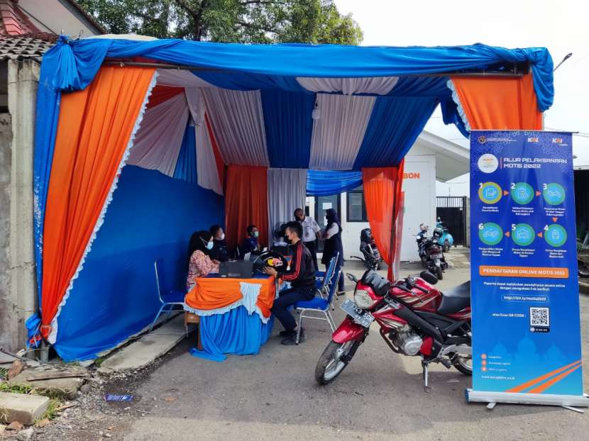 Stasiun Cirebon Prujakan layani pengiriman motor gratis selama masa angkutan lebaran. (Dok Humas PT KAI Daop 3 Cirebon)