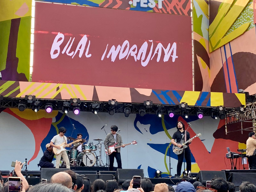 Penyanyi dan pencipta lagu Bilal Indrajaya, saat tampil di hari ketiga Synchronize Festival 2023, Ahad (3/9/2023). Dok Rahma Sulistya