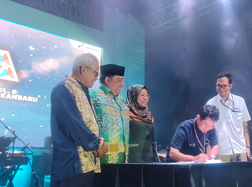 Penandatanganan kerja sama dengan PT Medan Bioenergy merupakan salah satu bentuk kepedulian Pertamina melalui Rumah BUMN terhadap lingkungan. (Dok. Matapantura.republika.co.id)