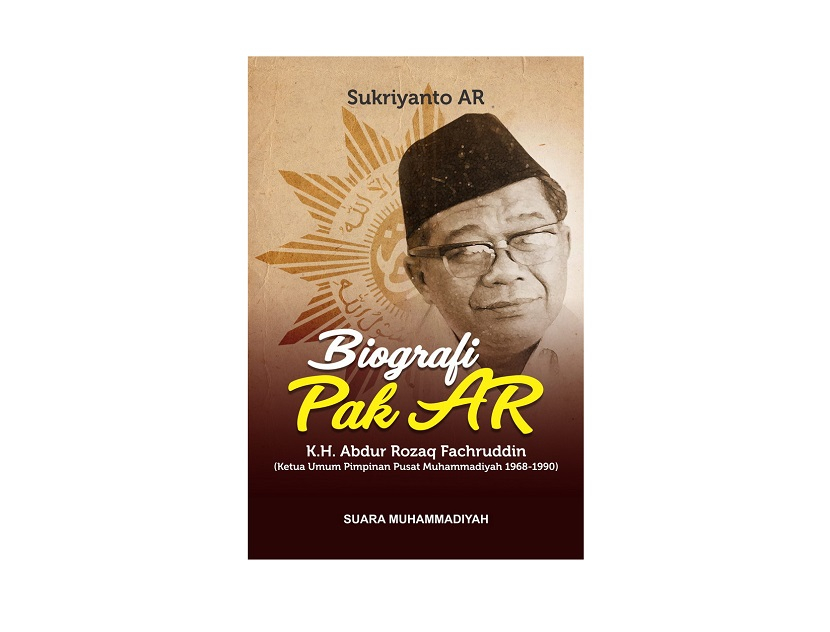 Buku Biografi Pak AR. Sepanjang hidupnya, Pak AR tidak memiliki rumah dan dikenal sebagai kontraktor alias tukang ngontrak rumah. Foto: Tangkapan Layar.