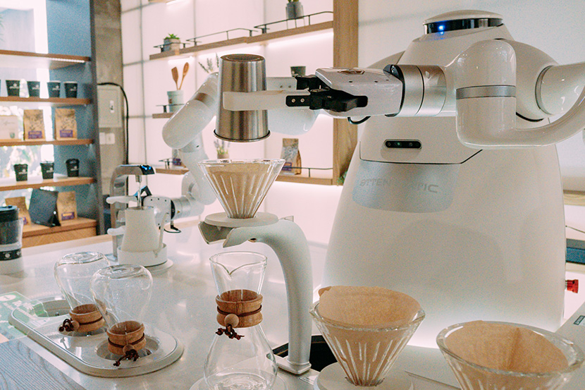 Otten Matic, robot barista peracik kopi. 