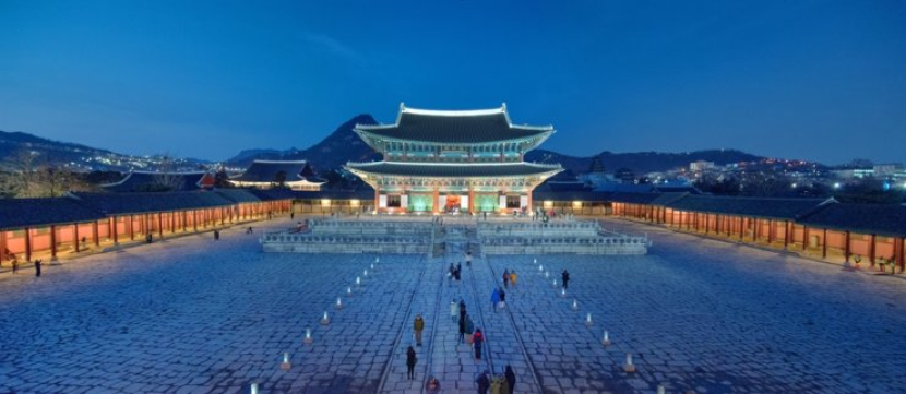 Istana Gyeongbok pada malam hari. Dok: Korea Times