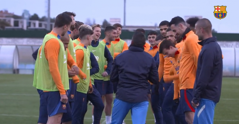 Pemain Barcelona dalam sesi latihan jelang lawan Athletic Club (Twitter/@FCBarcelona)