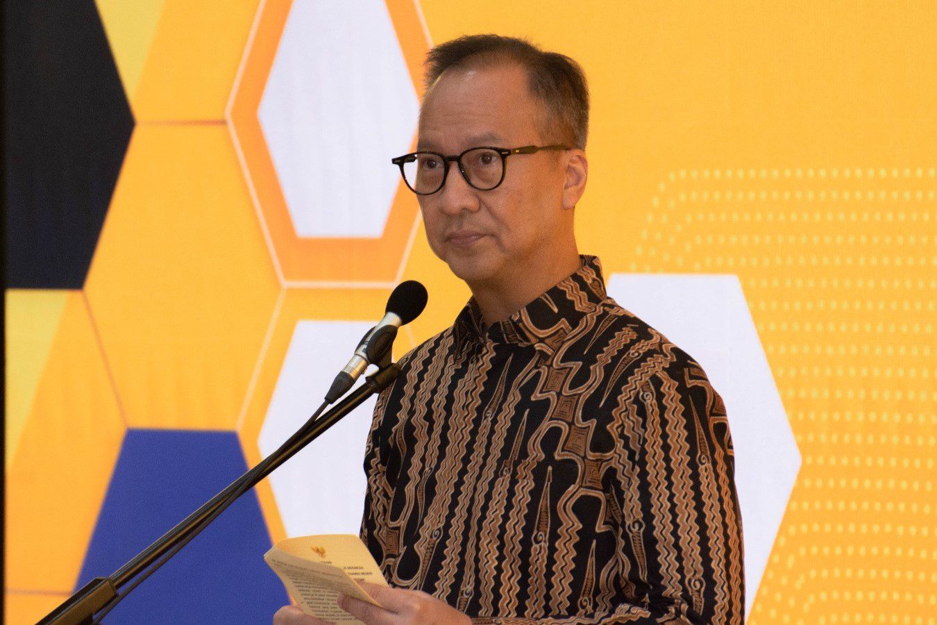 Kementerian Perindustrian (Kemenperin) terus berupaya membangkitkan kembali kinerja industri tekstil dan produk tekstil (TPT) nasional
