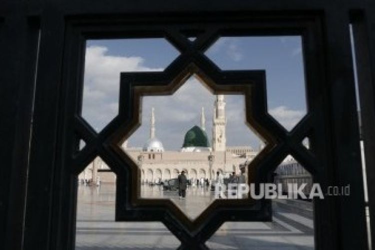 Makam Nabi Muhammad SAW di Madinah. Orang Muhammadiyah disebut anti memperingati Maulid Nabi, benarkah?