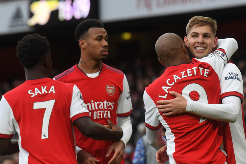 Arsenal vs Brentford 2-1. Gol dicetak Rowe dan Saka. Foto: EPA-EFE