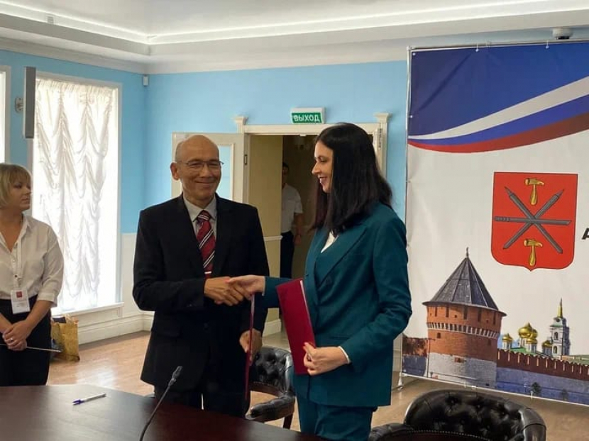 Rektor Universitas Tidar Profesor Mukh Arifin dan Wakil Rektor Tula State University, Olesya Labadze (Dok. KBRI Moskow)