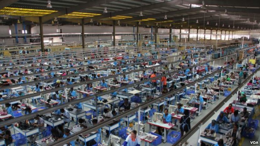 PT Mаttеl Indоnеѕіа membuka lowongan kerja lulusan SMA/SMK sederajat untuk posisi oреrаtоr prоdukѕі (foto: voa).