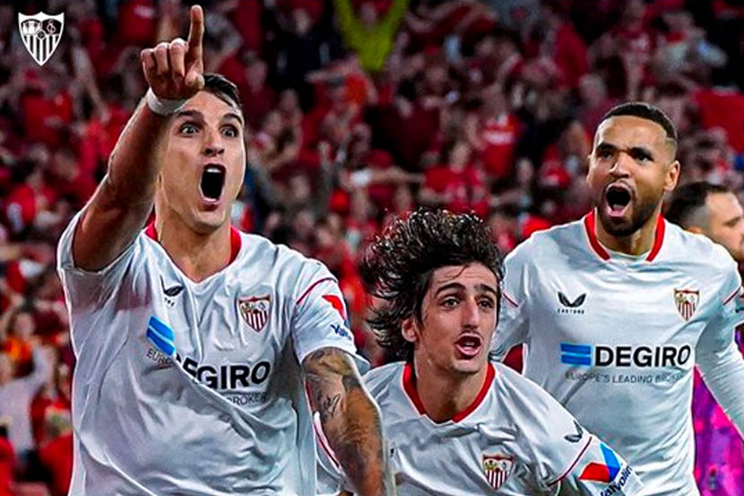 Pemain Sevilla merayakan kemenangan vs Juventus. (Twitter/@SevillaFC)