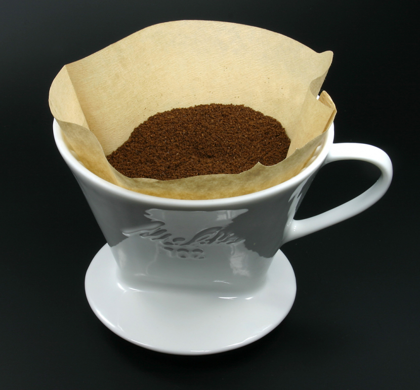 Dripper Melitta merupakan alat penyaring kopi dengan menggunakan kertas filter yang pertama di dunia. (foto: wikipedia)