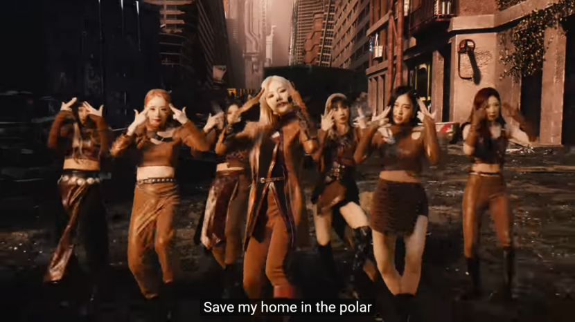 Potongan gambar dari video musik 