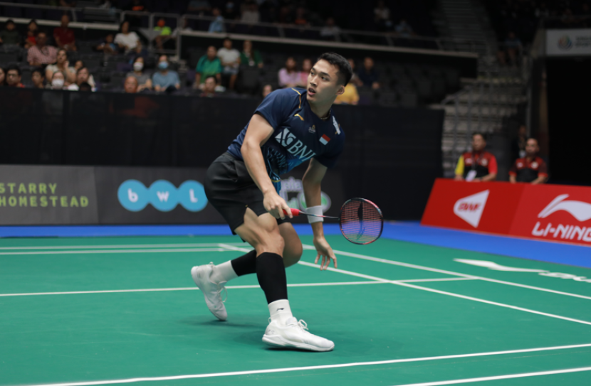 Pemain tunggal putra Jonatan Christie menang di babak pertama dalam hasil Indonesia Open 2023. Jonatan mengalahkan pemain Jepang, Kanta Tsuneyama.