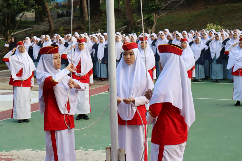 Siswi Nurul Fikri Boarding School Serang