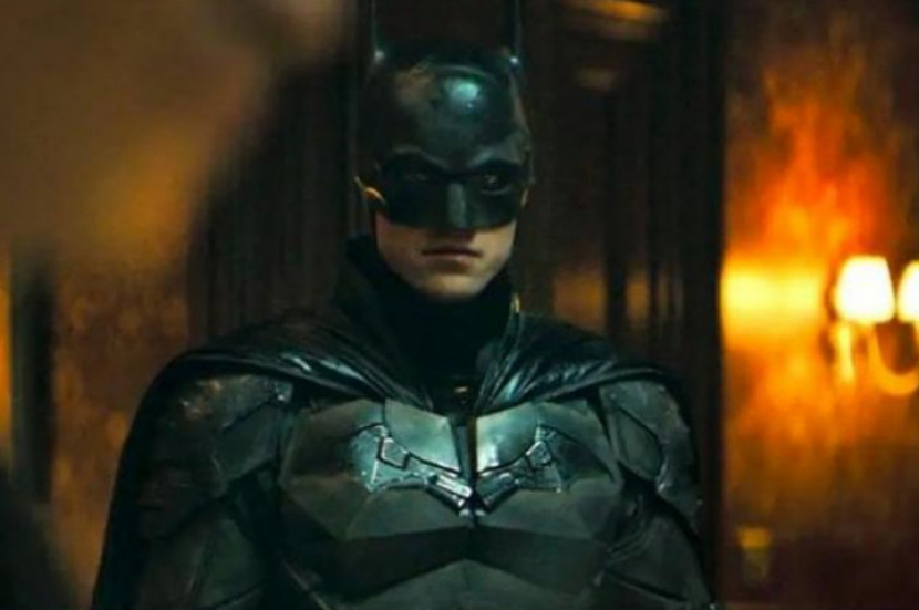 Aktor Robert Pattinson dalam The Batman. Sutradara Matt Reeves mengonfirmasi bakal ada sekuel The Batman. (Dok. DC/Warner Bros)