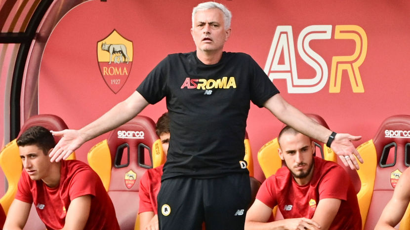 Pelatih AS Roma, Jose Mourinho. Sumber: Skysports.com