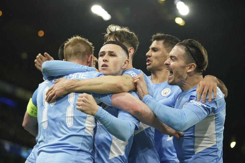 Bintang Manchester City Kevin de Bruyne merayakan gol bersama rekan setimnya. Ilustrasi
