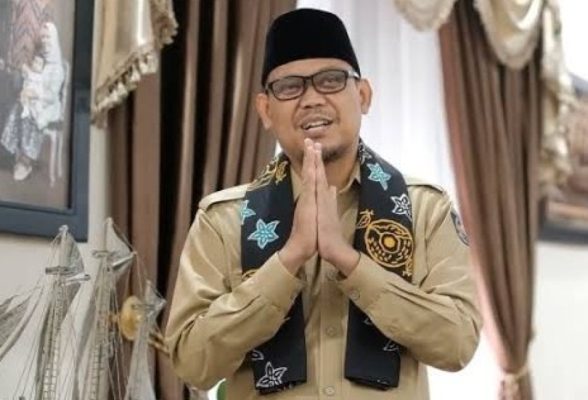 Wakil Wali Kota Depok, Imam Budi Hartono meminta maaf karena banyaknya pembangunan infrastruktur jalan menyebabkan terjadi kemacetan lalu lintas.