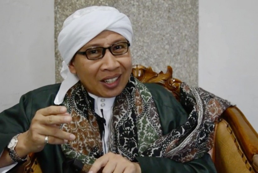 Buya Yahya jelaskan tentang hukum mandi wajib di saat puasa Ramadhan.