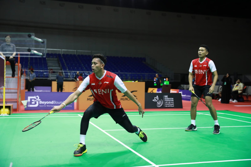 Tim Indonesia menjadi juara grup dengan mengalahkan Thailand dengan 3-2 di Kejuaraan Beregu Campuran Asia (BATC) 2023. Salah satu angka kemenangan diraih pasangan ganda putra Fajar Alfian/Muhammad Rian Ardianto.