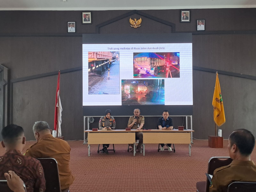 Rapat koordinasi pemanfaatan Jalan Lingkar Selatan di Aula Dinas Kominfo Kota Cilegon, Selasa (5/9/2023). Foto: Diskominfo Kota Cilegon