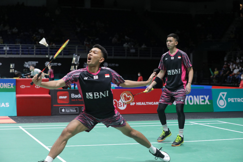 Pasangan ganda putra Indonesia, Fajar Alfian/Muhammad Rian Ardianto melangkah ke babak kedua Malaysia Open 2022. Meski pernah juara di Malaysia, Fajar/Rian atau Fajri ingin tetap fokus melewati pertandingan.