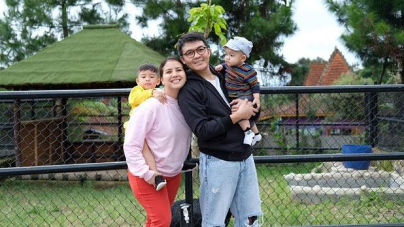 Tya Ariestya liburan bersama suami dan anak-anak (foto: instagram/tya_ariestya).