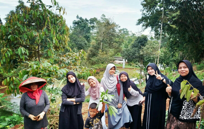 Para siswa SMA Quran As Syahid sangat senang melaksanakan Program Pengabdian Masyarakat (PPM) di Desa Sukaharja, Kecamatan Sukamakmur, Kabupaten Bogor, 7-11 November 2022.
