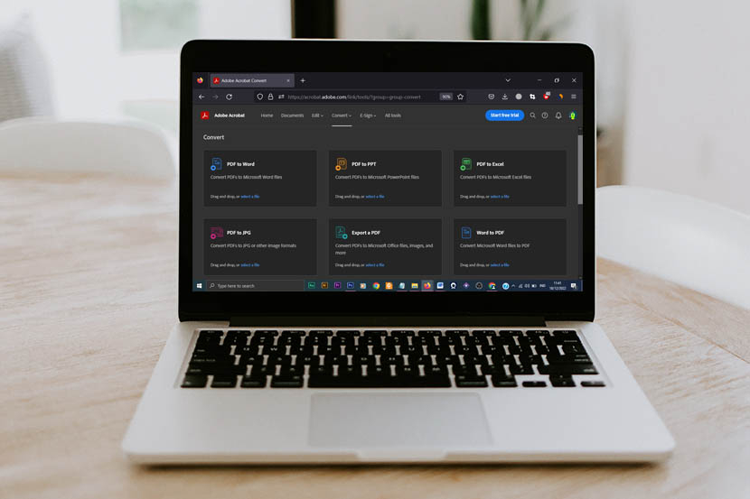 Tampilan situs Adobe Acrobat. Ubah PDF ke Word di laptop. 