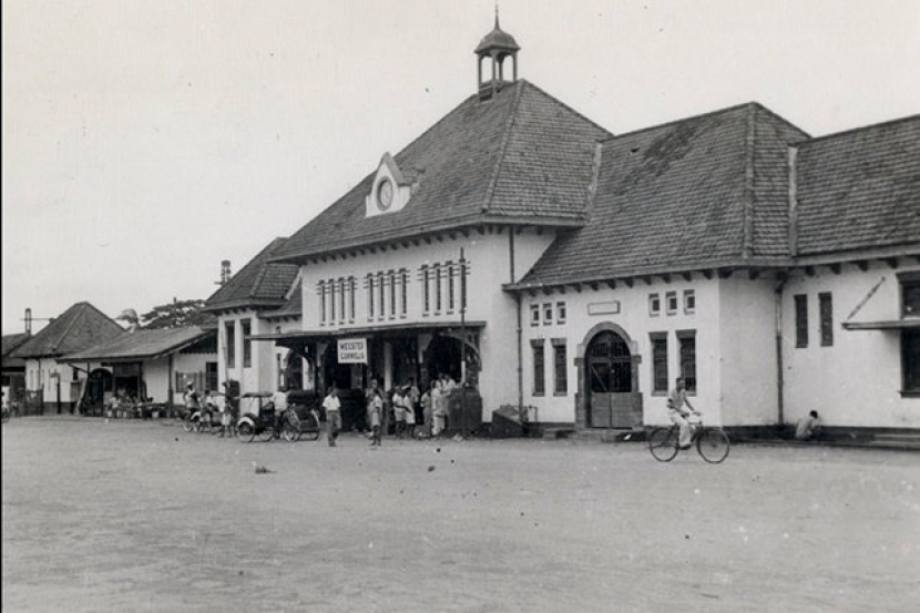 Stasiun Jatinegara.