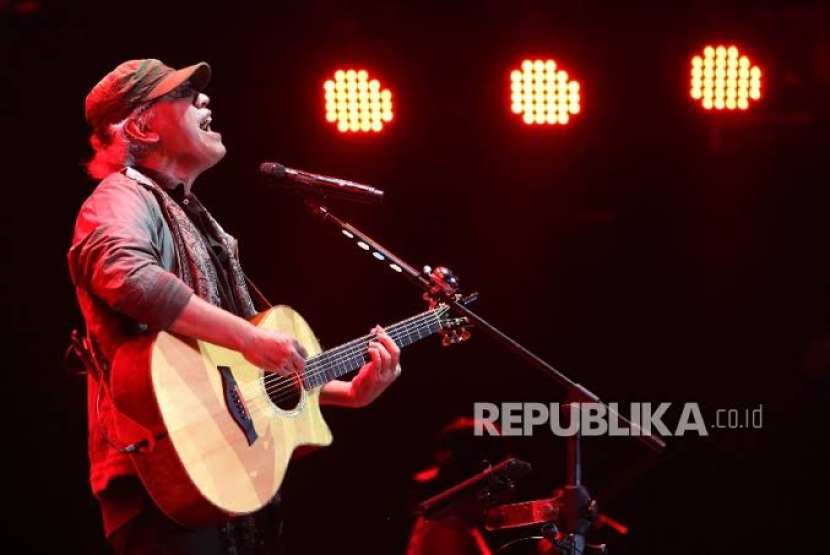 Konser Iwan Fals bertajuk Bertalu Rindu 