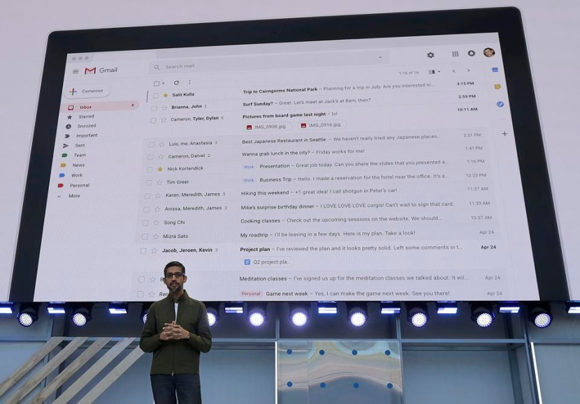 CEO Google Sundar Pichai berbicara mengenai fitur Gmail pada Mei 2018. Sumber: AP/Jeff Chiu