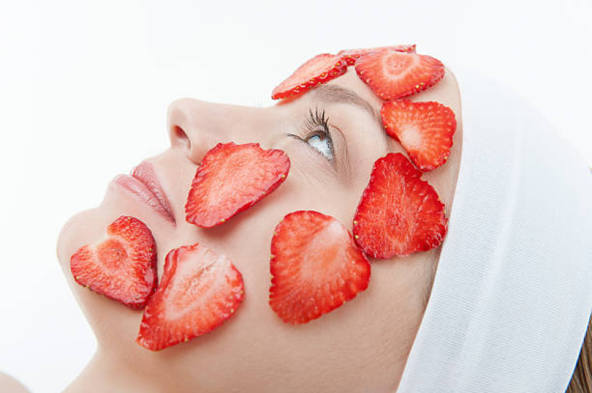 Masker strawberry mampu mengatasi jerawat dan penuaan dini (Pixabay)